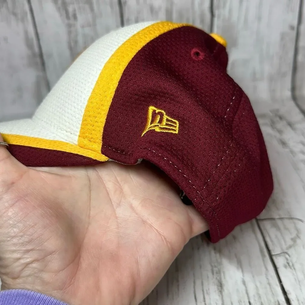 Washington Redskins Hat New Era 39Thirty NFL Equipment SnapBack Hat Burgundy Gol
